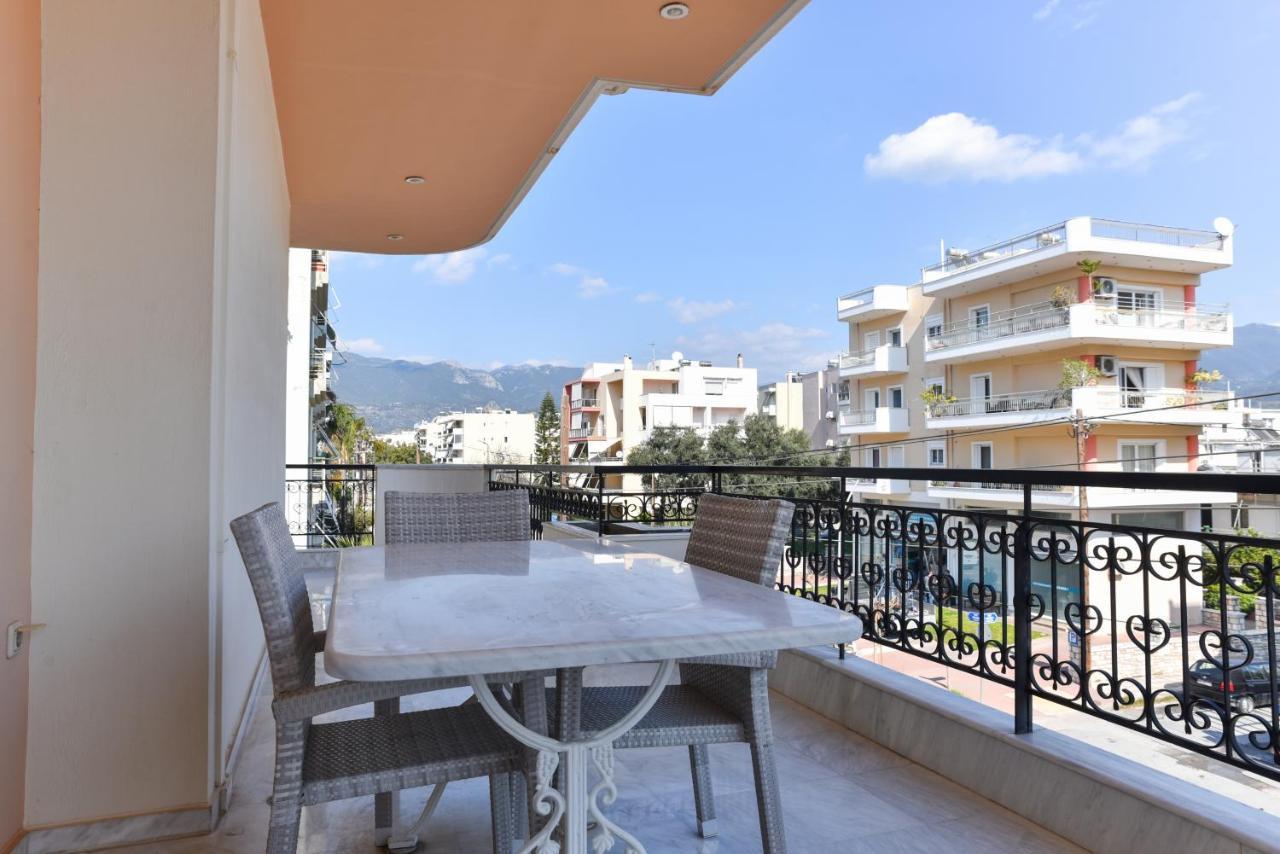 Kaliroon Seaside Apartment Kalamata Eksteriør billede